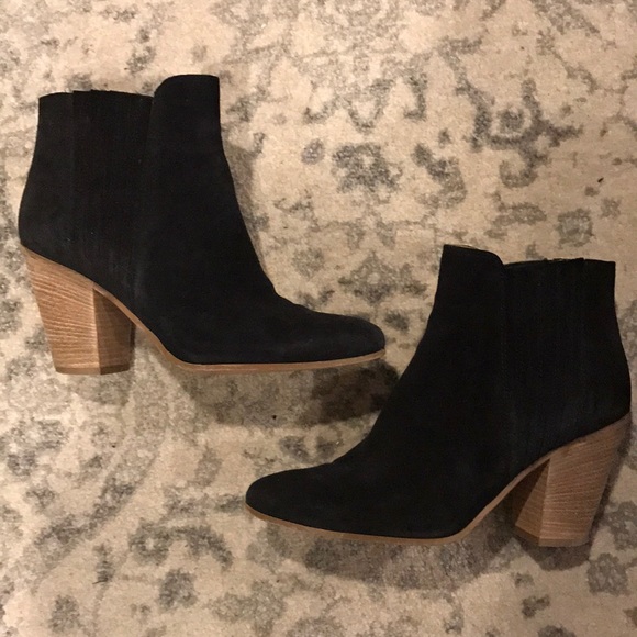 Kenneth Cole Shoes - Kenneth Cole Black Booties